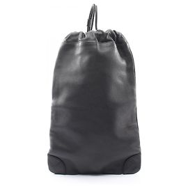 Bolso de hombro Burberry de piel negra con cordón