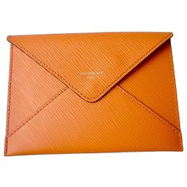 Louis Vuitton Epi-Leder Pochette mit Druckknopf Orange
