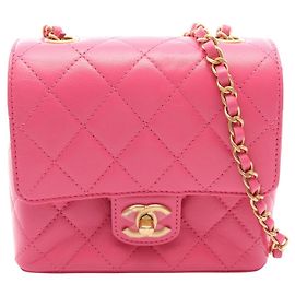 Chanel Matelassé Schultertasche aus rosa Leder