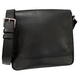Louis Vuitton District Sac à Bandoulière Cuir Noir