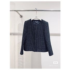 Casaco Chanel em tweed azul marinho tamanho 34