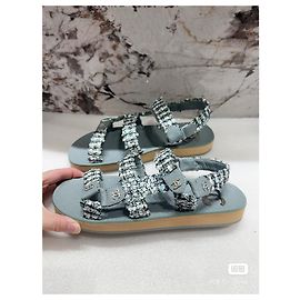 Sandalias Chanel Azul Cuero Hebilla Pedrería 37