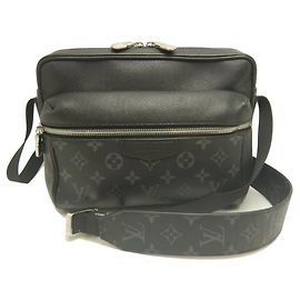 Louis Vuitton Taigarama Outdoor Messenger PM