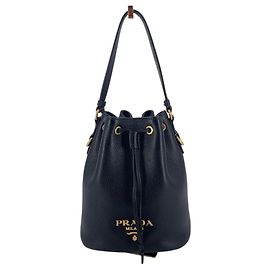 Prada mala bucket de cordão em couro Vitello Daino preto com ferragens douradas