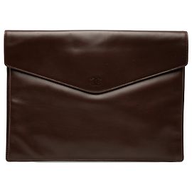 Pochette Enveloppe Chanel en Veau Lisse Marron CC