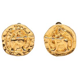 Chanel Gold Gold Plated Archer Medallion Clip-On Ohrringe