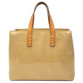 Louis Vuitton Beige Monogram Vernis Reade PM