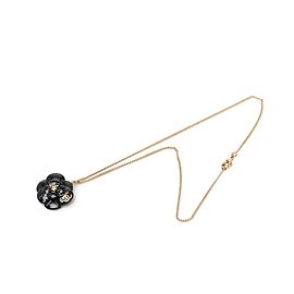 Chanel Black CC vergoldete Emaille Camélia Anhänger Halskette