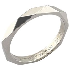 Boucheron Facette Ring in Platinum