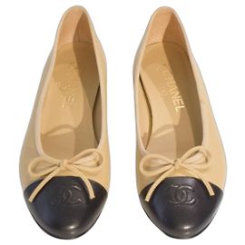 Chanel Classic Two-Tone Lambskin Ballerina Flats - Beige/Black