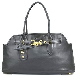 Bolsa de mão Miu Miu em couro preto