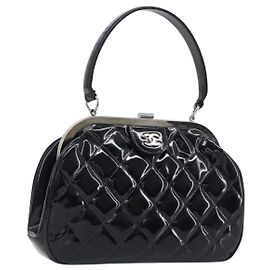 Bolso de mano CHANEL Matelasse Cuero charol Negro Plata CC Auth 201536V
