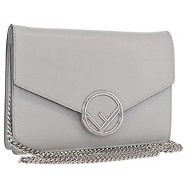 FENDI F is Fendi Schulterbrieftasche mit Kette aus Leder Grau Silber 8BS006 Auth ka6188A