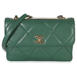 Bolso Chanel Small Trendy Flap de piel de cordero acolchada verde