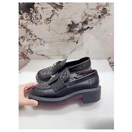 Chanel Ballerines en Cuir Noir avec Boucle Dorée Taille 36