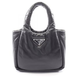 Bolsa de mão pequena acolchoada Prada
