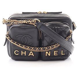 Picca borsa Camera di Chanel in pelle d'agnello nera