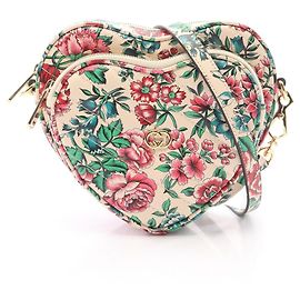 Borsa Gucci GG Marmont con stampa cuori e fiori