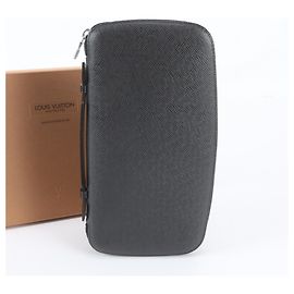 Bolsa Clutch Organizadora Louis Vuitton Taiga