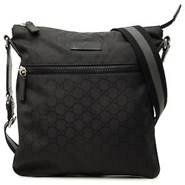 Borsa a tracolla Gucci in nylon GG nero con Web