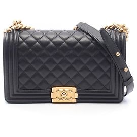 Chanel Boy Schultertasche aus schwarzem genarbtem Kalbsleder
