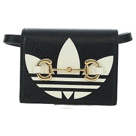 Gucci x adidas Porta carte con patta Horsebit e tracolla in pelle