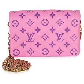 Louis Vuitton Pochette Coussin de lambskin con Monograma grabado en Rosa y Morado