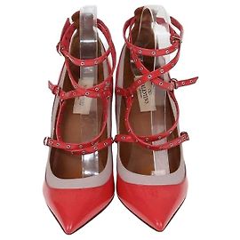 Valentino Décolleté Love Latch in pelle verniciata Coral Red, Grey