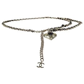 Chanel Gürtel mit Kette aus schwarzem Emaille und Lammleder mit goldfarbenem CC-Herz aus Metall
