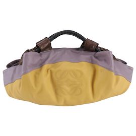 Saco de mão tote Loewe Nappa Aire Anagram em couro