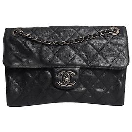 Chanel Bolsa de ombro CC Crave em couro caviar matelassê preta 2013