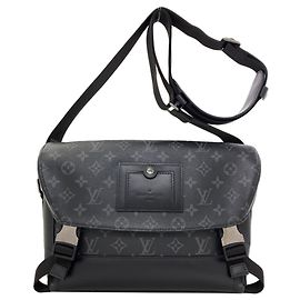 Louis Vuitton Monogram Eclipse Messenger Voyage Schultertasche
