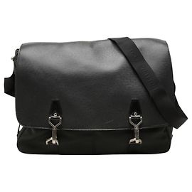 Borsa a tracolla Louis Vuitton Taiga Delsu