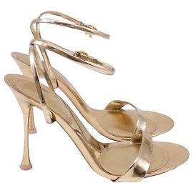 Sandali con tacco e cinturino alla caviglia Gianvito Rossi in pelle oro metallizzato