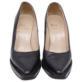 Christian Louboutin Pumps aus schwarzem Leder