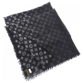 Estola Louis Vuitton Preta
