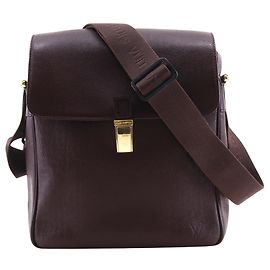 Louis Vuitton Yaranga Messenger Taiga Leather Medium