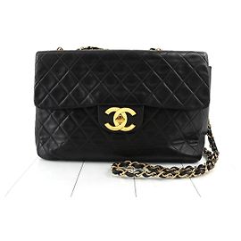 Bolso Chanel Classic Flap Maxi Jumbo Piel de Cordero Negra