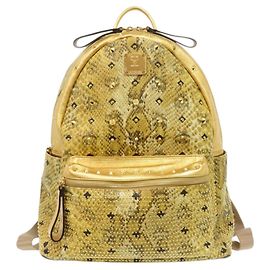 Zaino in pelle goffrata oro MCM