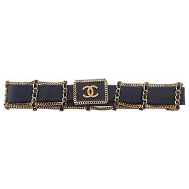 Cinturón Chanel de cuero negro y cadena dorada