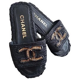 Chanel flache Sandalen aus schwarzem Crochet und Leder