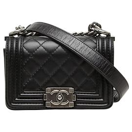 Bolso de hombro Chanel Boy de piel negra