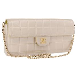 Bolsa de ombro CHANEL Choco Bar Line Chain em pele de cordeiro Gold CC Auth ka6208V