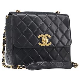 Borsa a tracolla CHANEL Matelasse con catena in pelle d'agnello nera e dettagli dorati CC Auth BA15526SAV