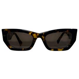 Óculos de sol Miu Miu em casco de tartaruga