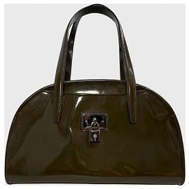 Loewe Handtasche aus Lackleder Khaki