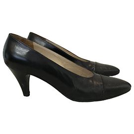 Décolleté Chanel nere punta in lucertola T.37,5