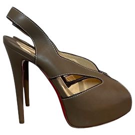 Décolleté Christian Louboutin camel T.37