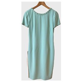 Vestido Versace em jersey verde menta com detalhes de tachas