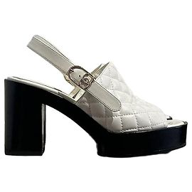 Sandalias Chanel blancas T.37